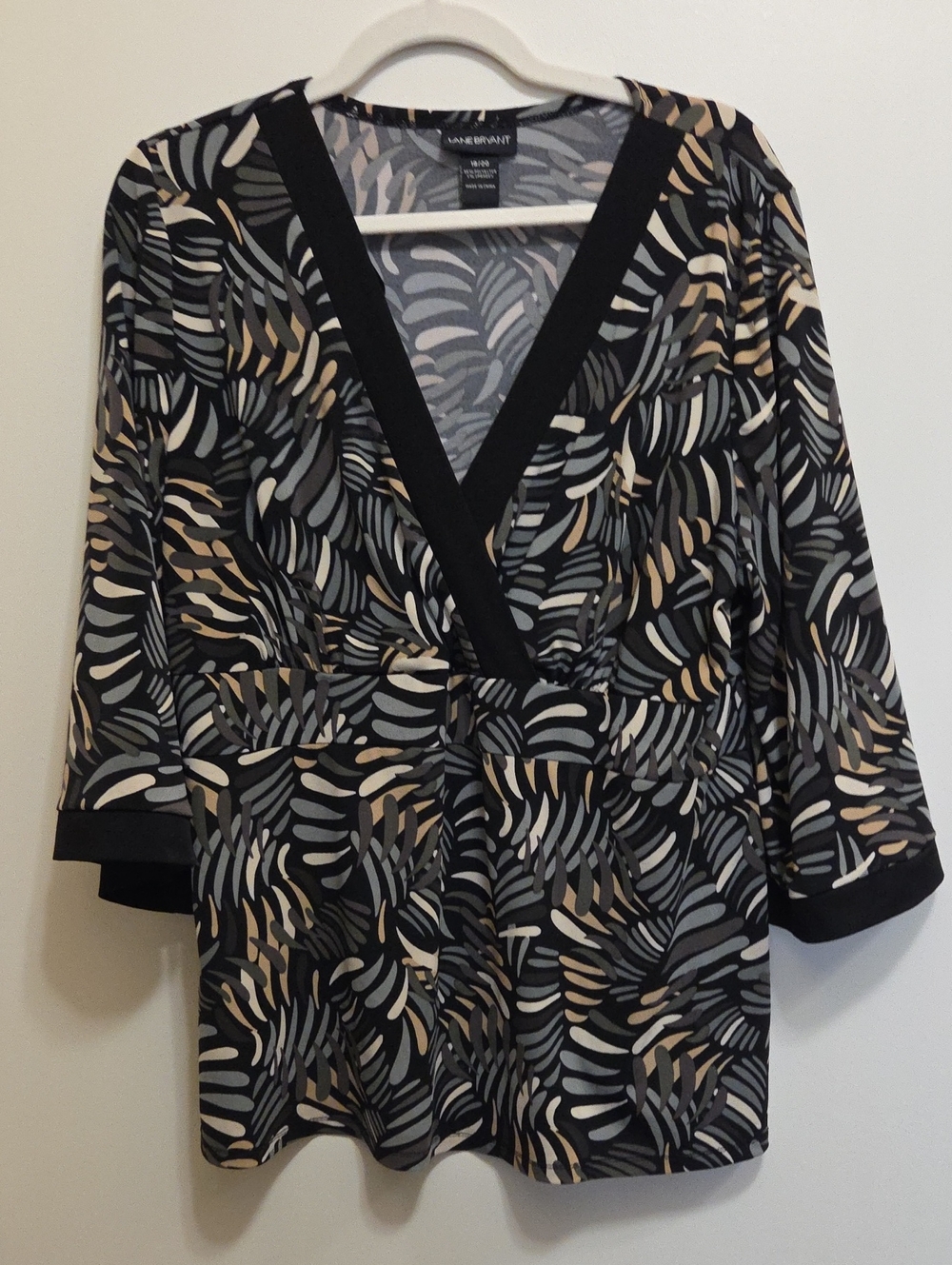 Lane Bryant Black V-Neck Surplice Top with Gray and Cream Leaf Print 18/20